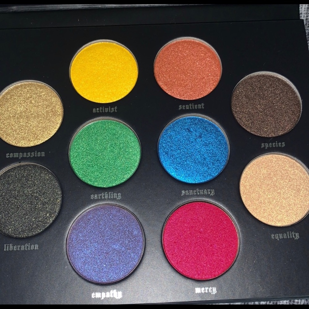 Kat Von D Vegan Eyeshadow Palette - Picture 7 of 7